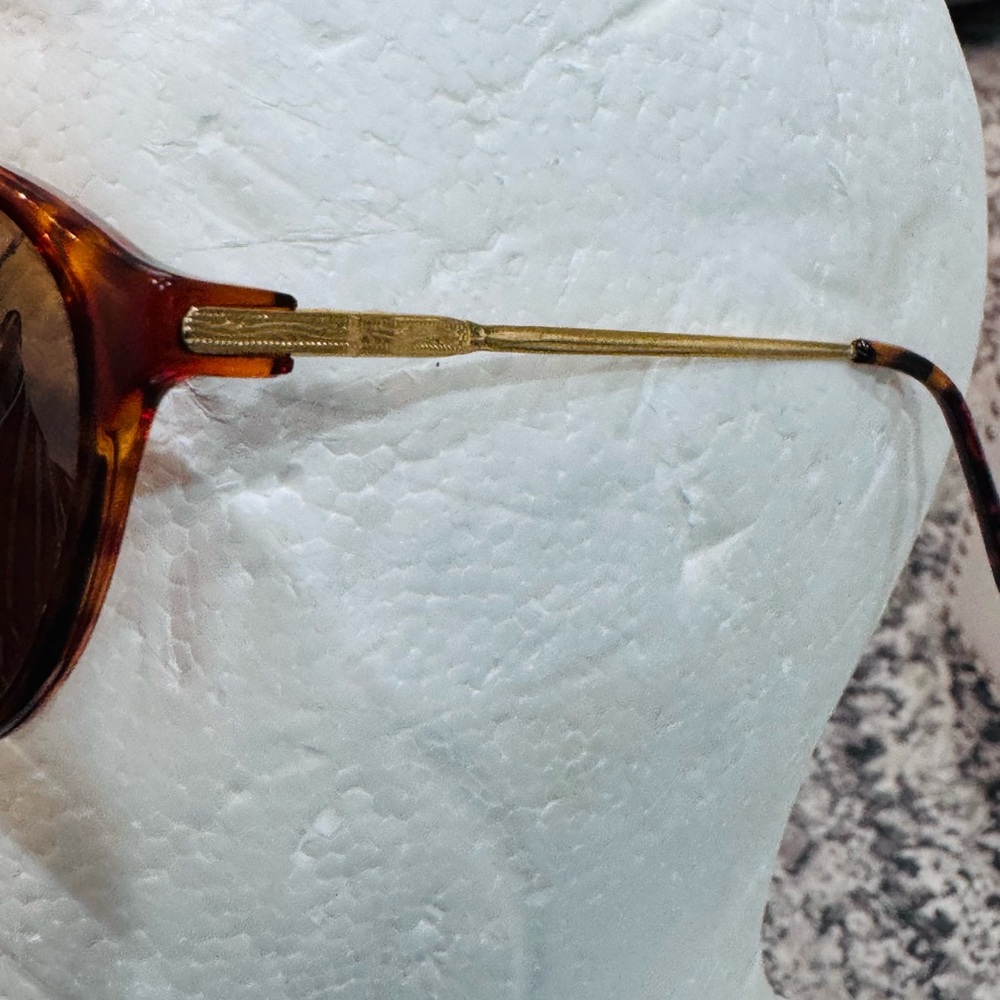 Vintage Round Tortoiseshell-Patterned Sunglasses - image 6